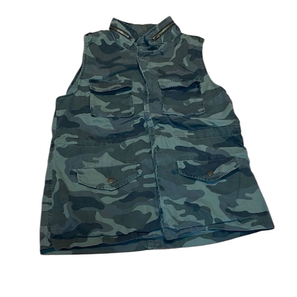 Endless Love Camouflage Vest, Medium